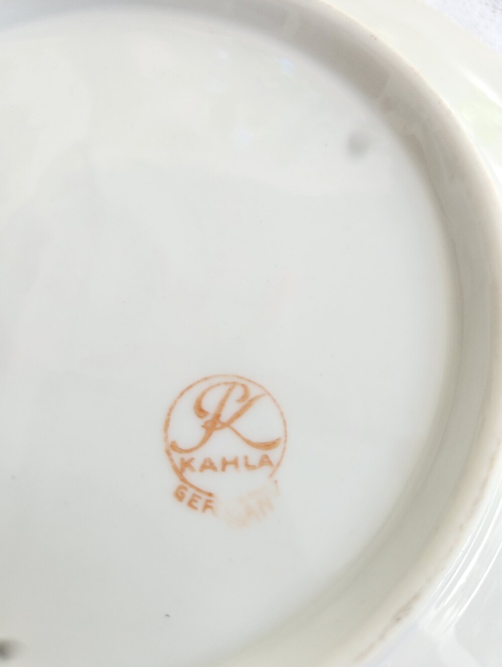 2 Vintage German Porcelain Rose Tea Plates - Picture 8 of 9